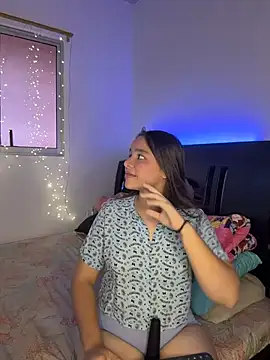 Snapshot of Ashley_and_Zoe chatting on 03/08/26, 03:27 Ashley and Zoe online show from 03/08/26, 03:27