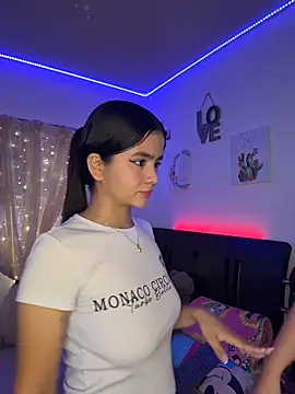 Snapshot of Ashley_and_Zoe chatting on 03/20/26, 05:07 Ashley and Zoe online show from 03/20/26, 05:07