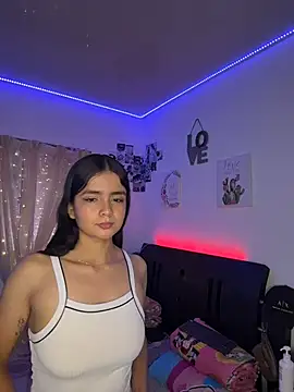 Snapshot of Ashley_and_Zoe chatting on 04/11/26, 03:49 Ashley and Zoe online show from 04/11/26, 03:49