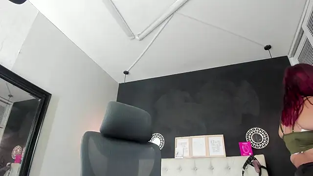 Eva hot 1 online show from 12/04/25, 01:09