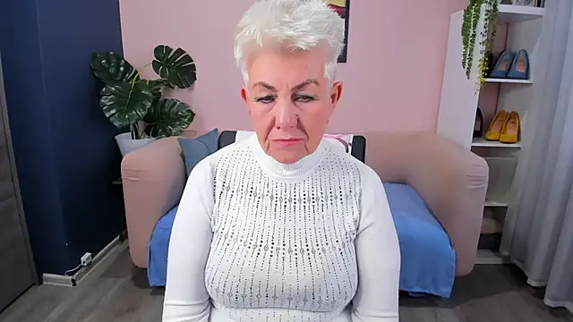 Snapshot of HotandMature chatting on 11/05/25, 08:25 HotandMature online show from 11/05/25, 08:25