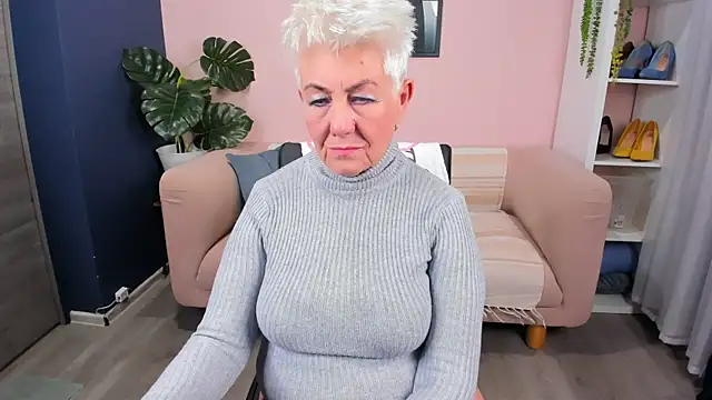 Snapshot of HotandMature chatting on 11/27/25, 08:16 HotandMature online show from 11/27/25, 08:16