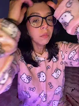 Valen-Foxx online show from 09/16/25, 06:03