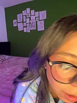 Valen-Foxx online show from 09/24/25, 05:33