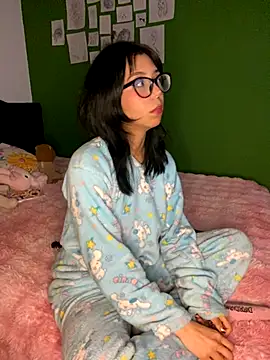 Valen-Foxx online show from 09/28/25, 05:57