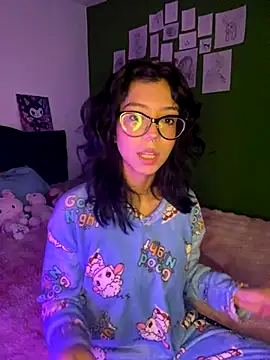 Valen-Foxx online show from 10/13/25, 05:18