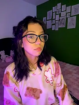 Valen-Foxx online show from 10/18/25, 05:32