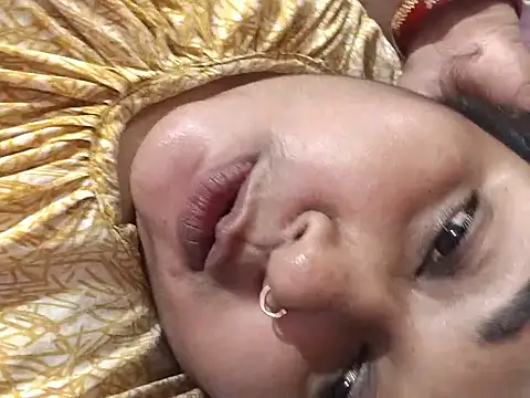 Snapshot of hotbhabhi011 chatting on 09/26/25, 05:06 hotbhabhi011 online show from 09/26/25, 05:06