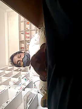 Snapshot of blackdick44 chatting on 10/09/25, 06:33 blackdick44 online show from 10/09/25, 06:33