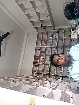 Snapshot of blackdick44 chatting on 10/31/25, 08:37 blackdick44 online show from 10/31/25, 08:37