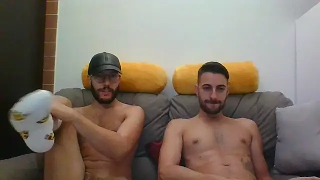 Amicisegreti online show from 10/18/25, 04:59