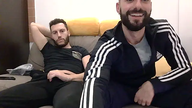 Amicisegreti online show from 11/28/25, 09:50