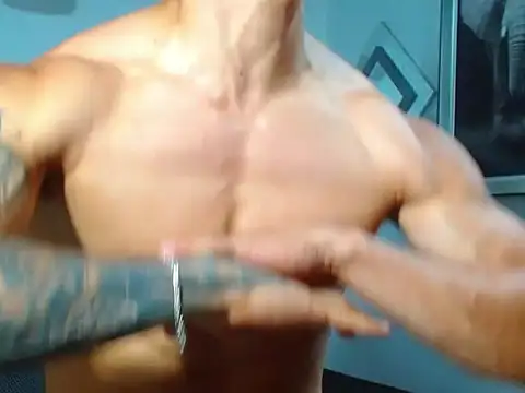 Snapshot of adrian_ray chatting on 09/25/25, 06:22 adrian ray online show from 09/25/25, 06:22