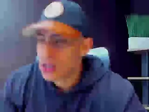 Snapshot of adrian_ray chatting on 09/30/25, 12:04 adrian ray online show from 09/30/25, 12:04