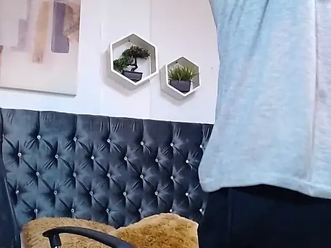 Snapshot of adrian_ray chatting on 10/01/25, 06:25 adrian ray online show from 10/01/25, 06:25