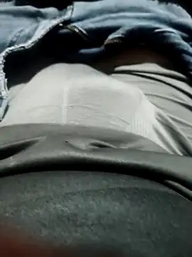 Snapshot of Aaia93 chatting on 03/13/26, 09:49 Aaia93 online show from 03/13/26, 09:49