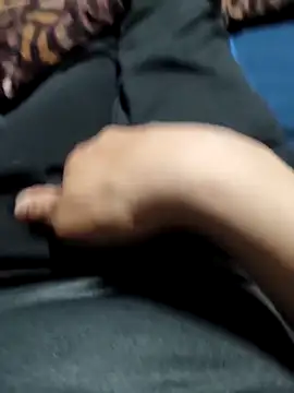 Snapshot of Aaia93 chatting on 04/18/26, 08:07 Aaia93 online show from 04/18/26, 08:07