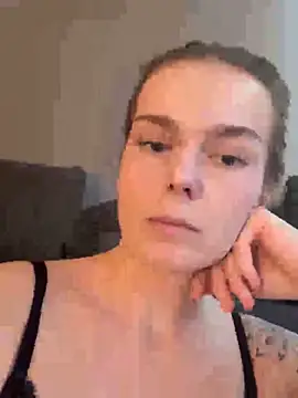 LisaFreier online show from 09/28/25, 03:17