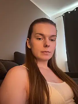 LisaFreier online show from 10/20/25, 03:12