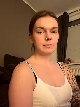 LisaFreier online show from 10/26/25, 06:14