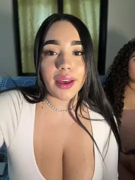 Snapshot of SofiaWildee chatting on 06/12/26, 04:33 SofiaWildee online show from 06/12/26, 04:33