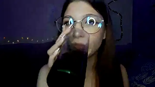 Snapshot of MiaamaLoveLyslt chatting on 09/16/25, 05:03 MiaamaLoveLyslt online show from 09/16/25, 05:03