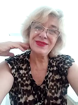 Snapshot of 52MiaLove02 chatting on 09/15/25, 04:34 52MiaLove02 online show from 09/15/25, 04:34