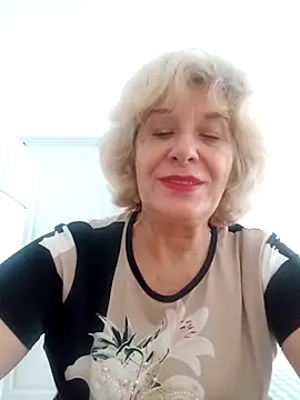 Snapshot of 52MiaLove02 chatting on 09/18/25, 05:09 52MiaLove02 online show from 09/18/25, 05:09