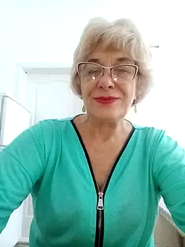 Snapshot of 52MiaLove02 chatting on 09/26/25, 04:38 52MiaLove02 online show from 09/26/25, 04:38