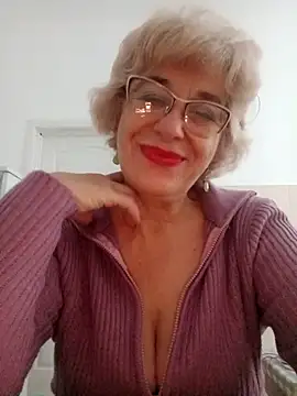 Snapshot of 52MiaLove02 chatting on 10/15/25, 04:34 52MiaLove02 online show from 10/15/25, 04:34