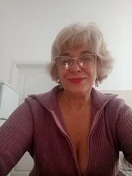 Snapshot of 52MiaLove02 chatting on 10/17/25, 04:48 52MiaLove02 online show from 10/17/25, 04:48
