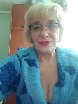 Snapshot of 52MiaLove02 chatting on 10/26/25, 08:53 52MiaLove02 online show from 10/26/25, 08:53