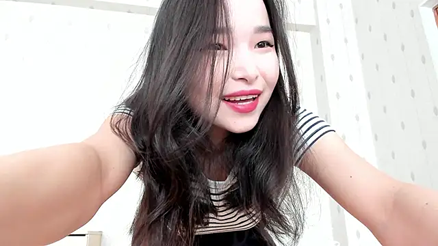 Snapshot of Soyun_Mia chatting on 09/16/25, 02:56 Soyun Mia online show from 09/16/25, 02:56