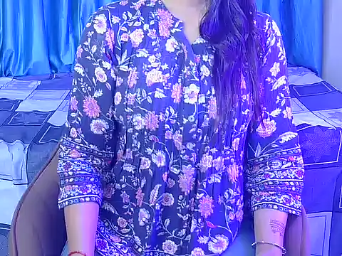 priya-kumari22 online show from 10/31/25, 04:13