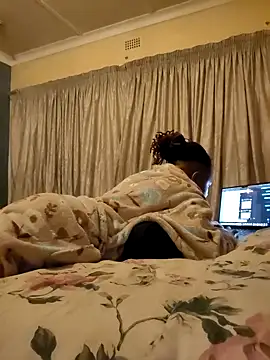 Snapshot of Cianda24 chatting on 09/30/25, 04:23 Cianda24 online show from 09/30/25, 04:23