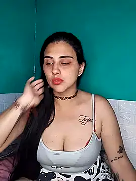 kariciasecreta online show from 10/29/25, 02:47