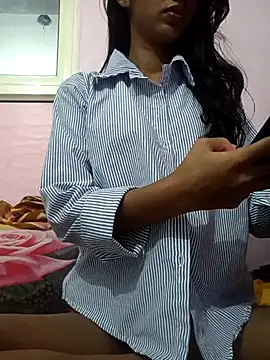 riyaroy9999 online show from 11/18/25, 04:22