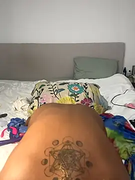 Snapshot of x_deluLuz_x chatting on 10/29/25, 07:21 x deluLuz x online show from 10/29/25, 07:21