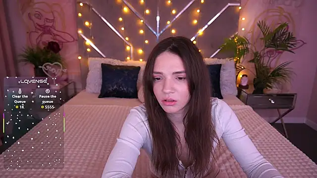 Snapshot of MirielleNymph chatting on 04/06/26, 12:28 MirielleNymph online show from 04/06/26, 12:28