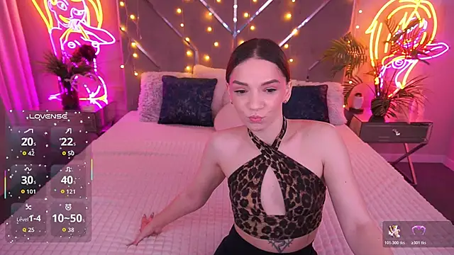 Snapshot of MirielleNymph chatting on 04/13/26, 12:32 MirielleNymph online show from 04/13/26, 12:32