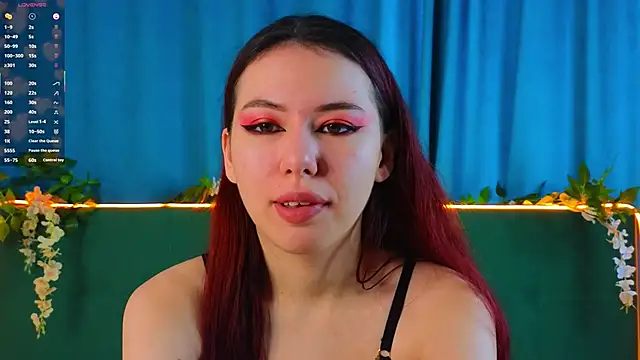 Snapshot of JenniferGlover chatting on 11/30/25, 07:12 JenniferGlover online show from 11/30/25, 07:12