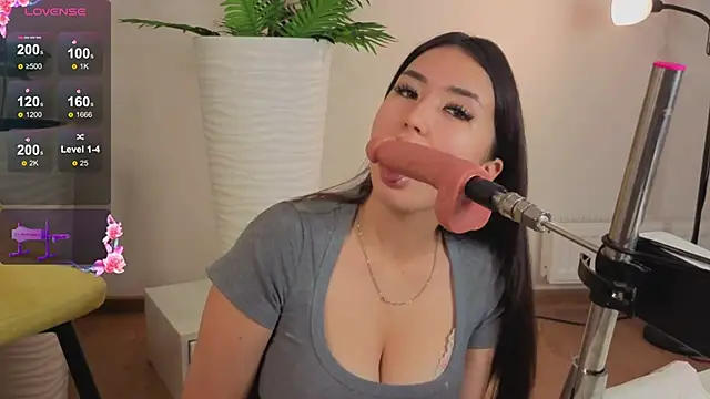 HellyPolly online show from 10/04/25, 12:41