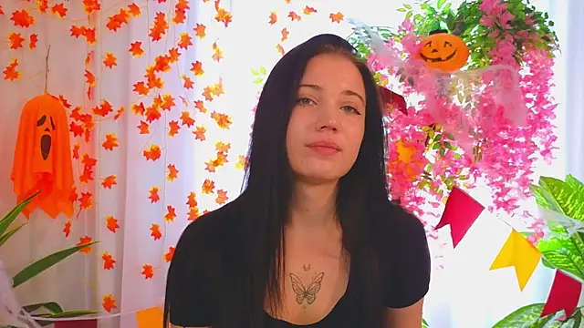 LauraHale online show from 11/08/25, 07:52