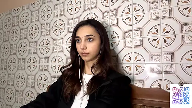 Snapshot of LinaMour chatting on 11/10/25, 11:15 LinaMour online show from 11/10/25, 11:15