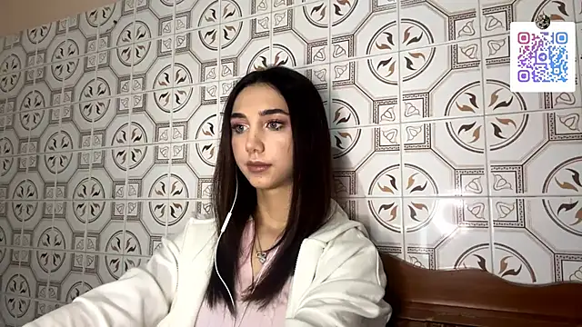 Snapshot of LinaMour chatting on 11/23/25, 10:09 LinaMour online show from 11/23/25, 10:09