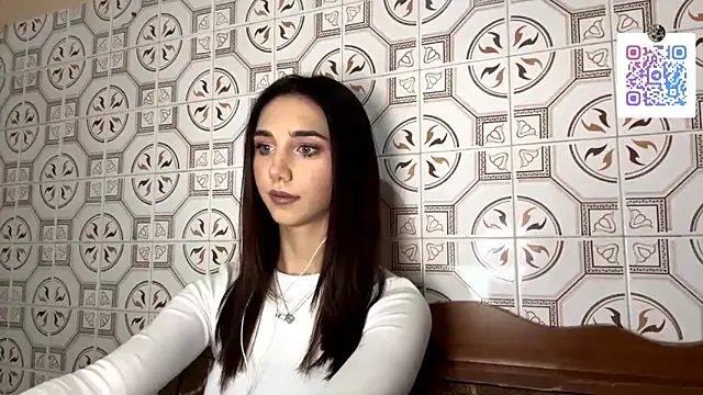 Snapshot of LinaMour chatting on 11/27/25, 10:12 LinaMour online show from 11/27/25, 10:12