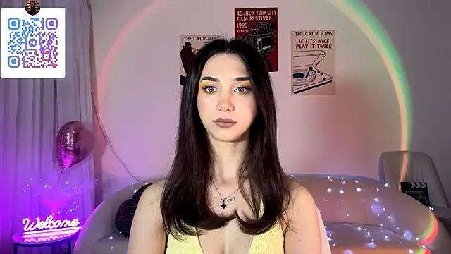 Snapshot of LinaMour chatting on 05/05/26, 10:18 LinaMour online show from 05/05/26, 10:18