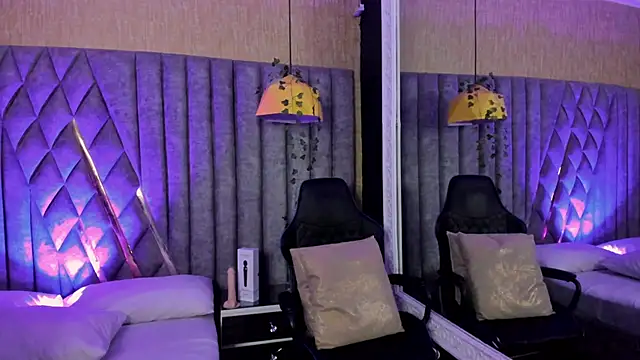 SkylerBloomm online show from 03/26/26, 03:01