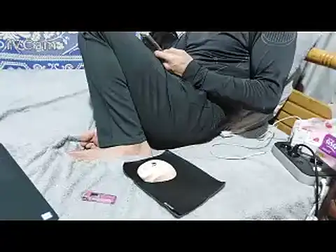 yazinyazin1 online show from 02/12/26, 06:30