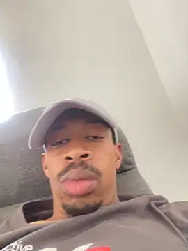 Snapshot of fitsexyman chatting on 09/14/25, 11:53 fitsexyman online show from 09/14/25, 11:53